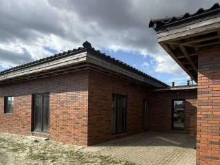  дом, 140 м², 9 соток