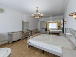 4-комн. квартира, 180 м², 12/12 этаж