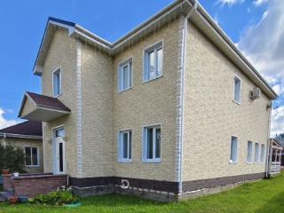  дом, 320 м², 10 соток