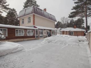  дом, 340 м², 7.6 соток