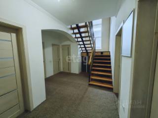 3-этажный дом, 190.5 м², 8 соток