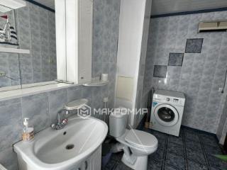  дом, 280 м², 18.3 соток