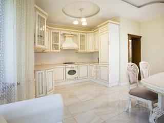 3-этажный дом, 469.2 м², 19 соток