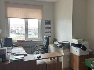  дом, 196.8 м², 4 сотки