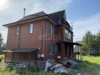 3-этажный дом, 222.4 м², 18.05 соток