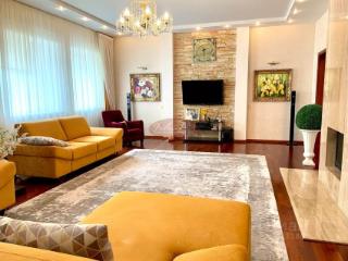 3-этажный коттедж, 350 м², 15 соток