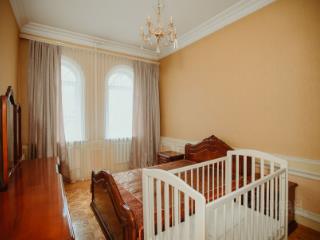 4-этажный дом, 539 м², 8 соток