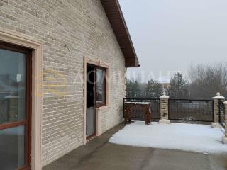  дом, 280 м², 15 соток