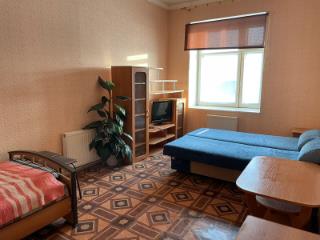 2-комн. квартира, 75 м², 2/4 этаж