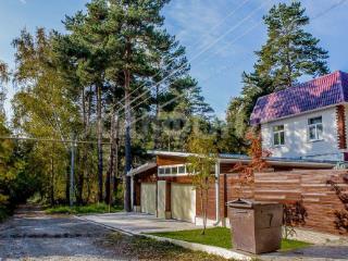  дом, 340 м², 7.6 соток