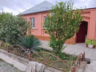 1-этажный дом, 180 м², 6 соток