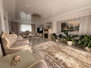 3-этажный дом, 309 м², 10 соток