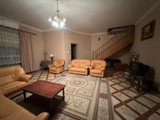 4-комн. квартира, 168 м², 1/2 этаж