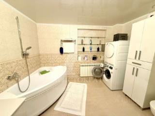 3-этажный дом, 342.7 м², 6.5 соток