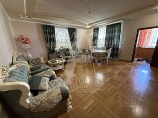 3-этажный дом, 377.5 м², 4.4 сотки