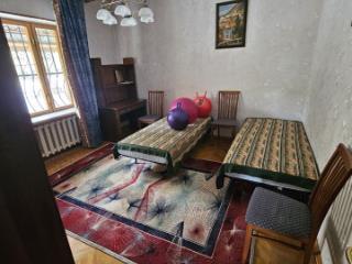 3-этажный дом, 450 м², 18 соток