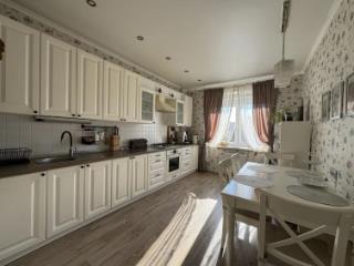 2-комн. квартира, 74 м², 7/9 этаж