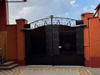  дом, 280 м², 8 соток