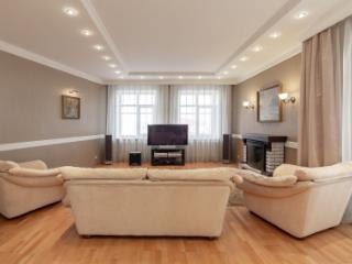 3-комн. квартира, 146.2 м², 7/10 этаж
