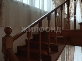  дом, 220 м², 8 соток