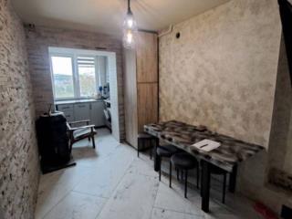 2-комн. квартира, 57 м², 2/5 этаж