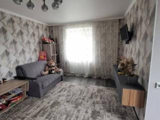 2-комн. квартира, 57 м², 2/5 этаж