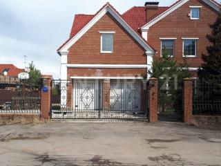 3-этажный дом, 615 м², 18 соток