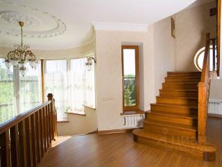 3-этажный дом, 469.2 м², 19 соток