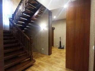 2-этажный коттедж, 200 м², 9 соток