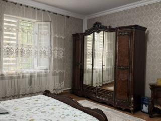  дом, 280 м², 8 соток