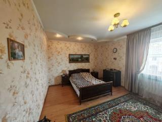 3-этажный коттедж, 250 м², 8 соток