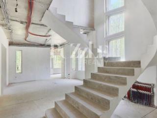 2-этажный дом, 301 м², 12 соток