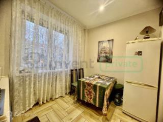 2-комн. квартира, 56 м², 2/4 этаж