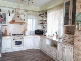 2-этажный дом, 180.6 м², 19.39 соток