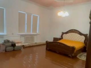  дом, 235 м², 8 соток