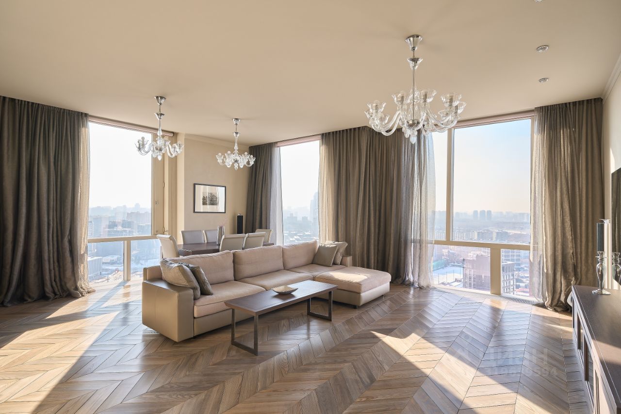 3-комн., 148 м², 22/33 этаж