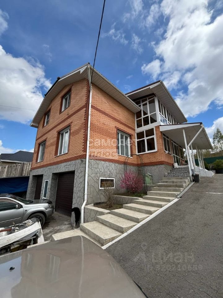 Коттедж, 240 м², 15 соток