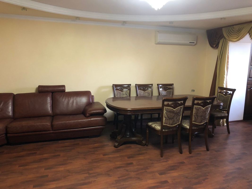 2-комн., 87 м², 3/9 этаж
