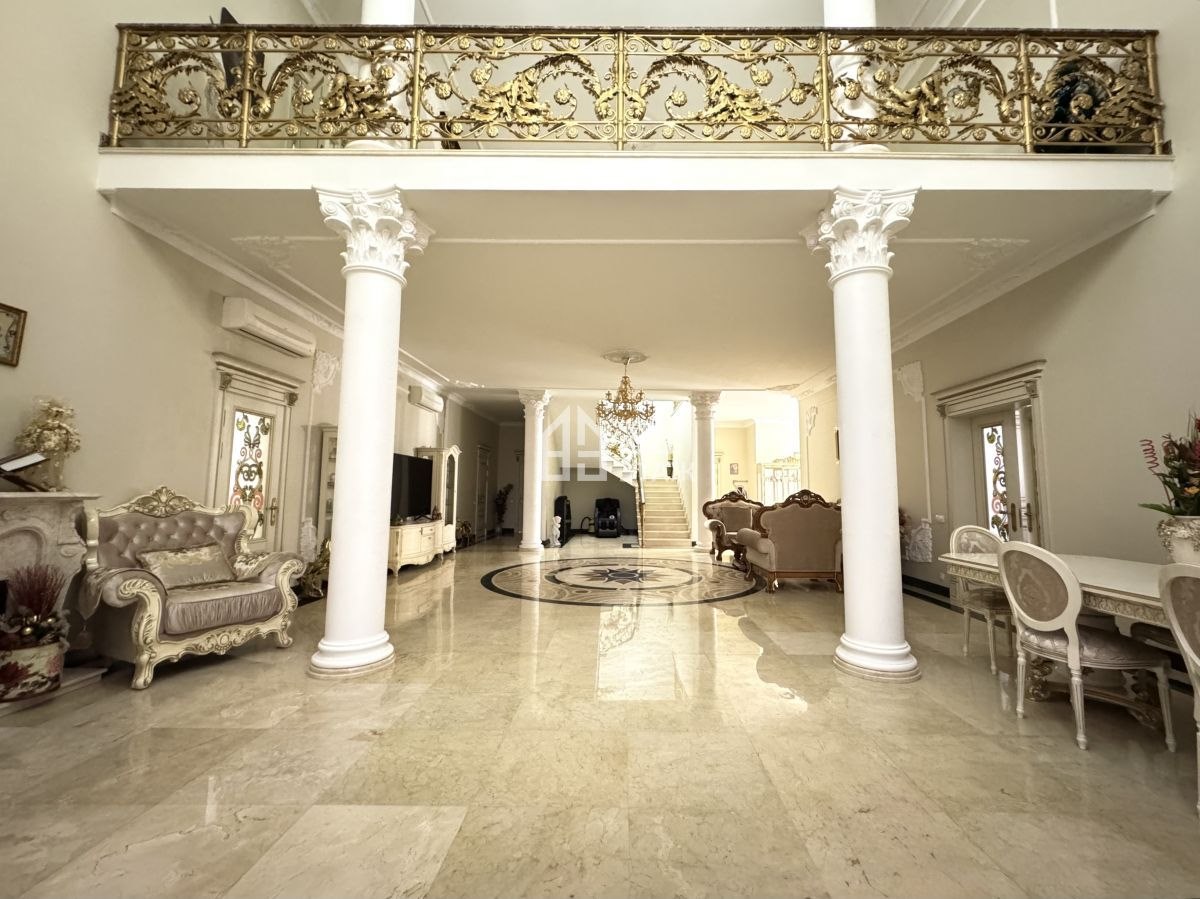 Дом, 485.4 м², 12 соток