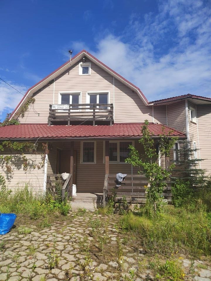 Дом, 180 м², 11.1 соток