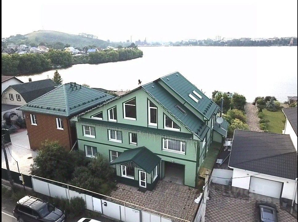 Коттедж, 300 м², 13 соток