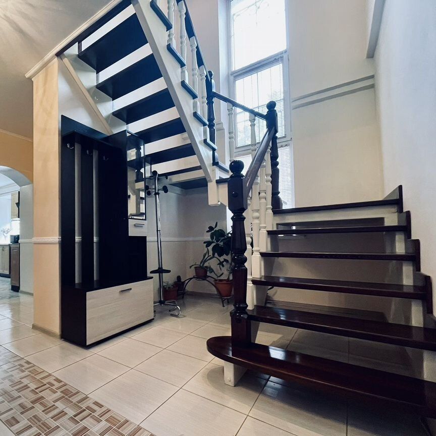 Таунхаус, 240 м², 20 соток