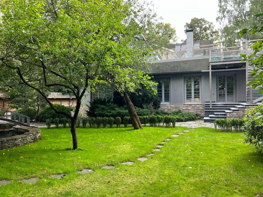 Коттедж, 650 м², 11 соток