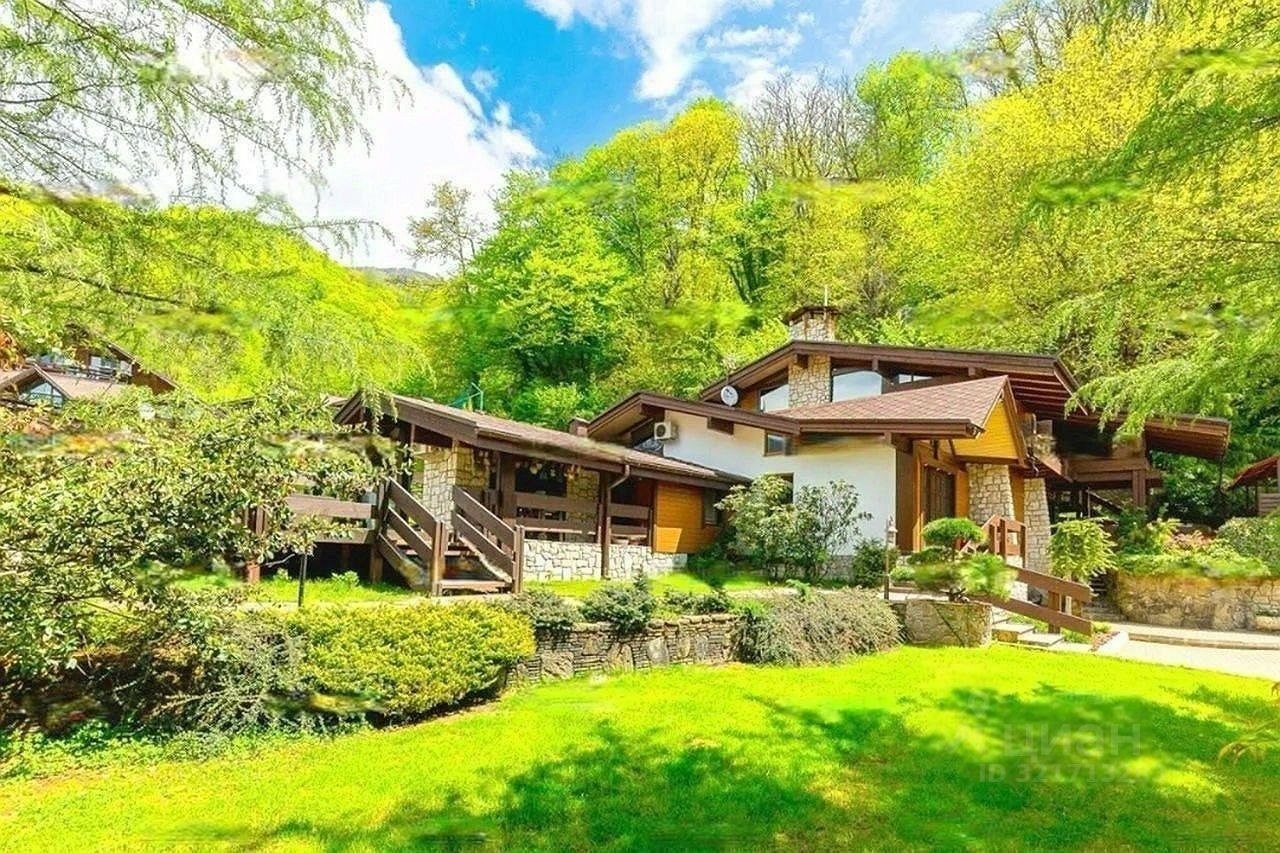 Дом, 320 м², 12 соток