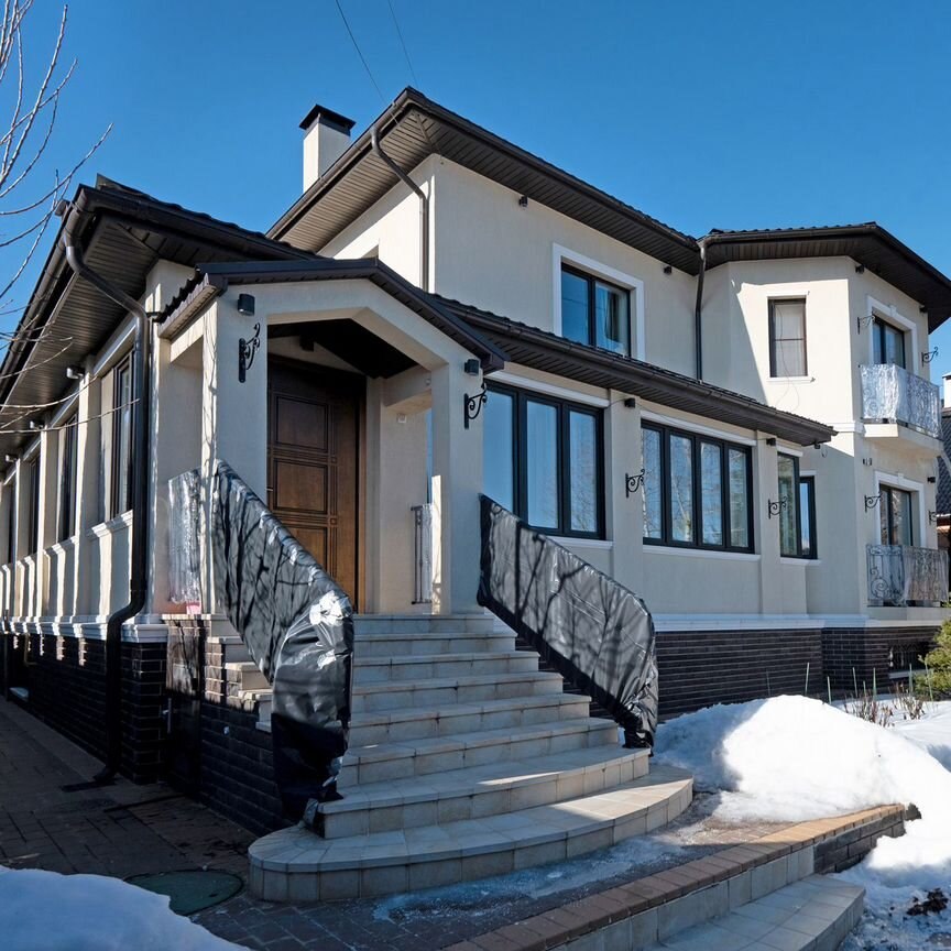 Коттедж, 375 м², 6 соток