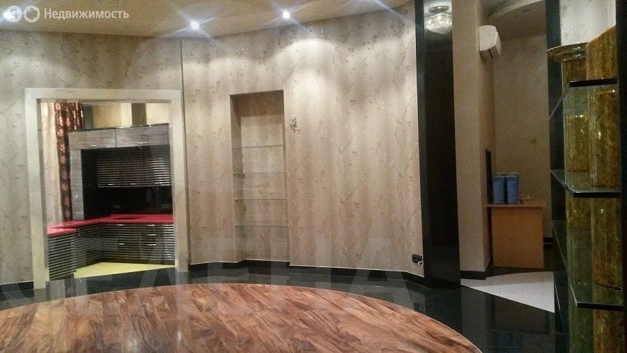4-комн., 235 м², 3/17 этаж