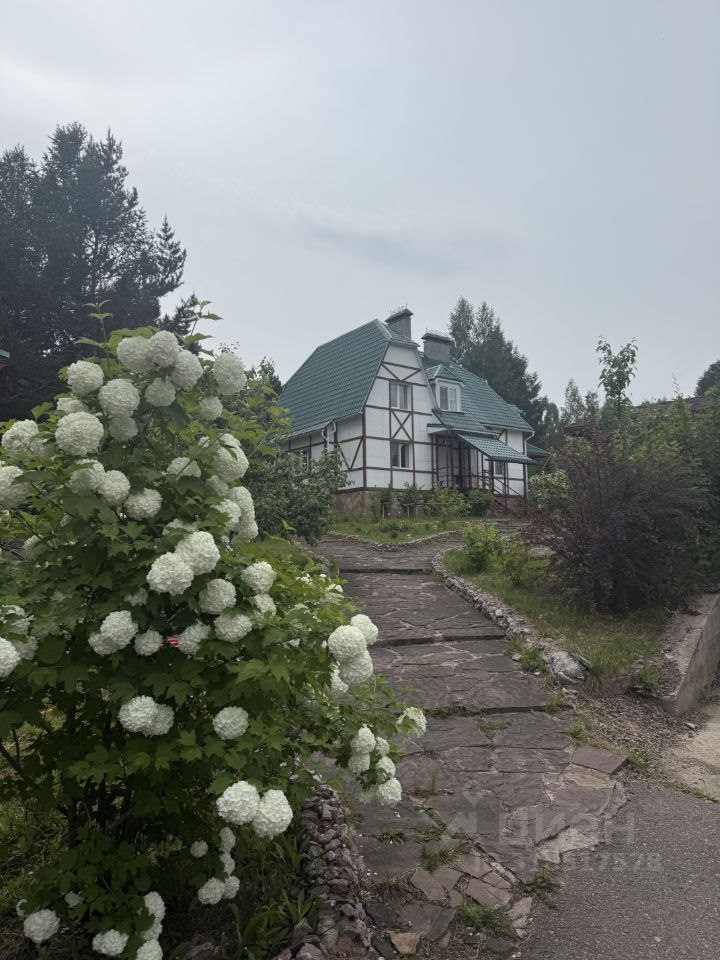 Дом, 200 м², 10 соток