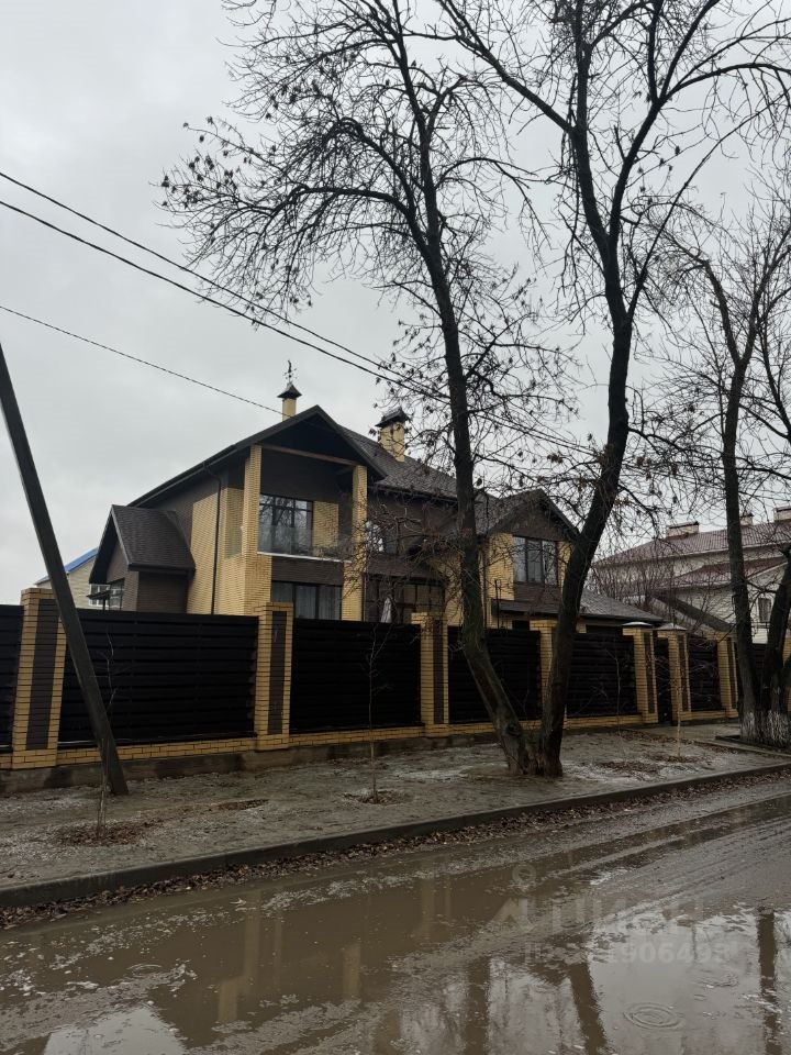 Коттедж, 400 м², 8 соток