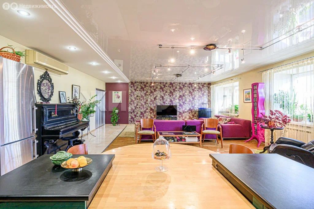 6-комн., 323.3 м², 8/9 этаж