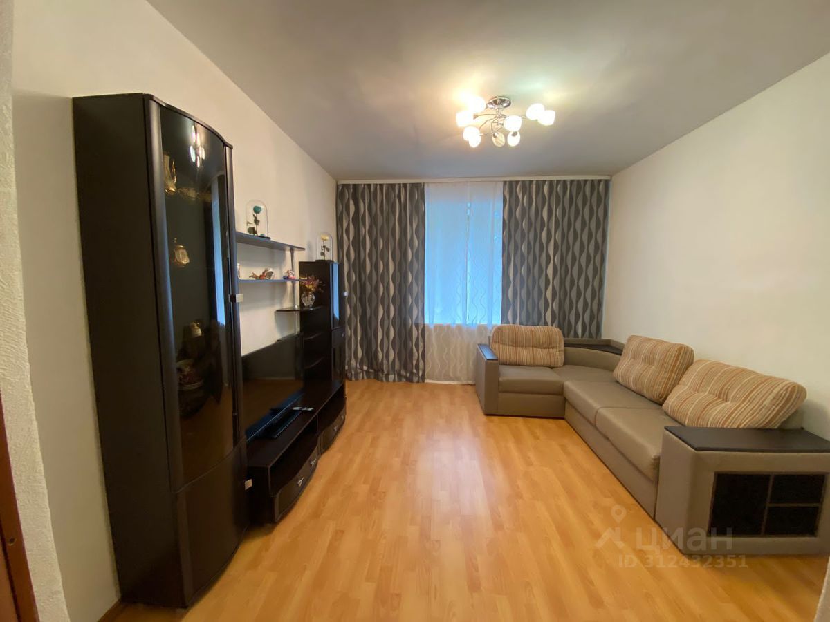 2-комн., 67 м², 2/4 этаж